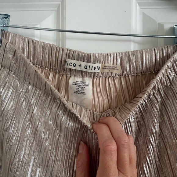 Alice + Olivia Shiny Silver/Gold Metallic Pants - Picture 4 of 5
